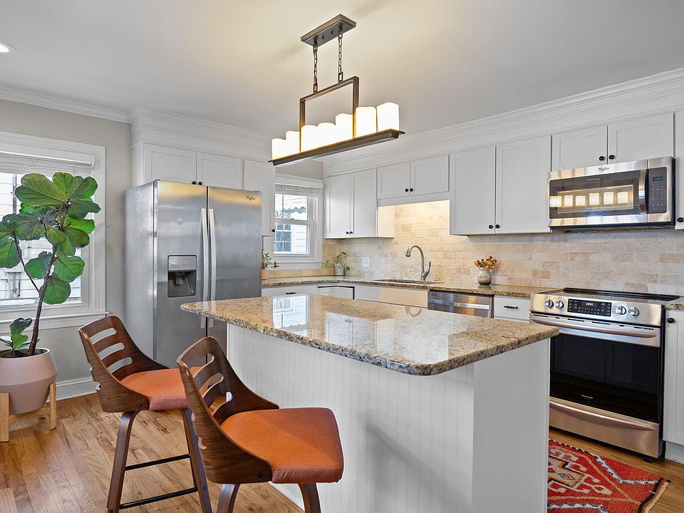 1st image of 814 Postell St