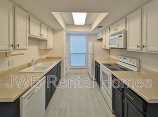 278 Poinsettia St, Atlantic Beach, FL 32233