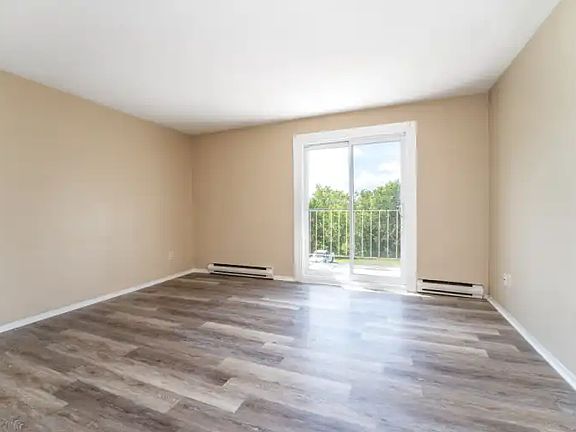 2nd image of 2459 Cleroux Cres #4