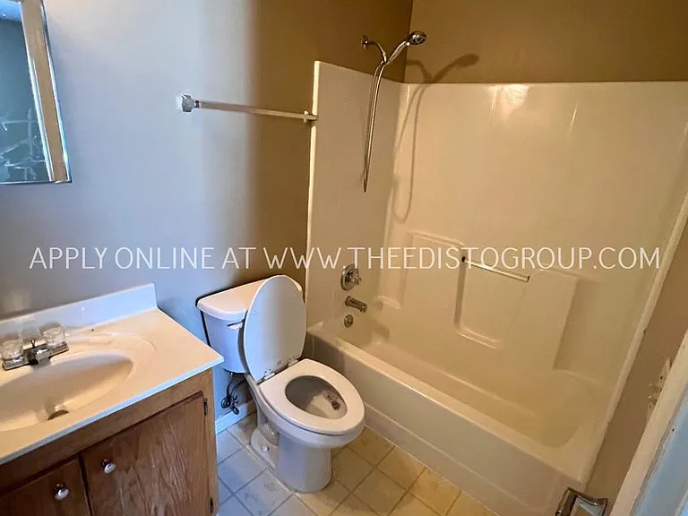1031-1091 Fairfield St NE — Photo 7