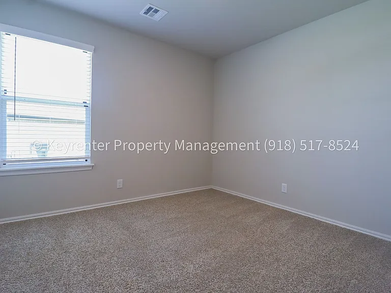 3313 N 23rd West Ave — Photo 13