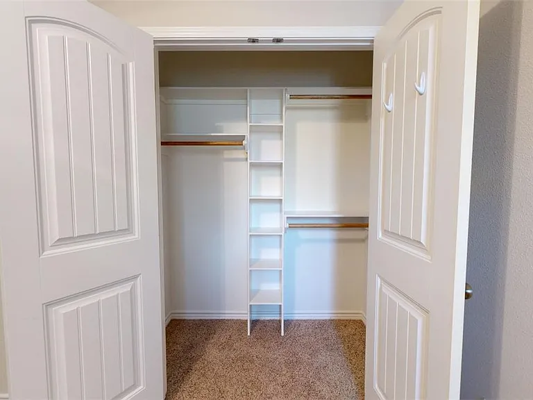 3805 Silverthorne Ln — Photo 17