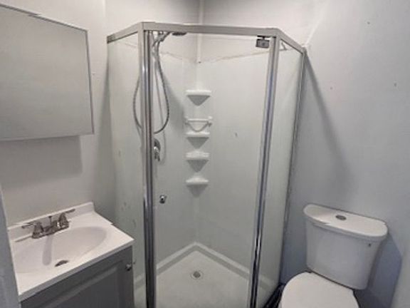 5th image of 221 Fairview St #3