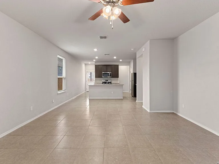 10019 Rancho Real Rd — Photo 4