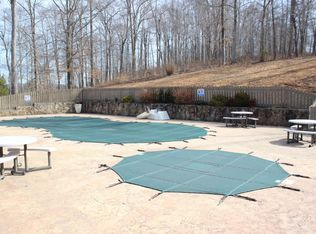 Norris Crest Dr, La follette, TN 37766