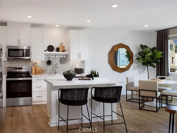 12962 Lassen Dr #203, Eastvale, CA 92880