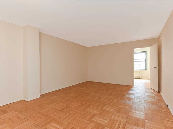 4th image of 425 E 54th St #6R