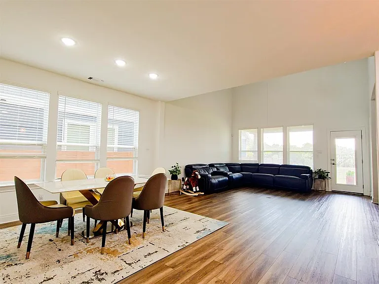 332 Turnbuckle Bnd — Photo 5