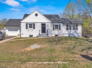 29 Stansfield Pl, North Haledon Boro, NJ 07508