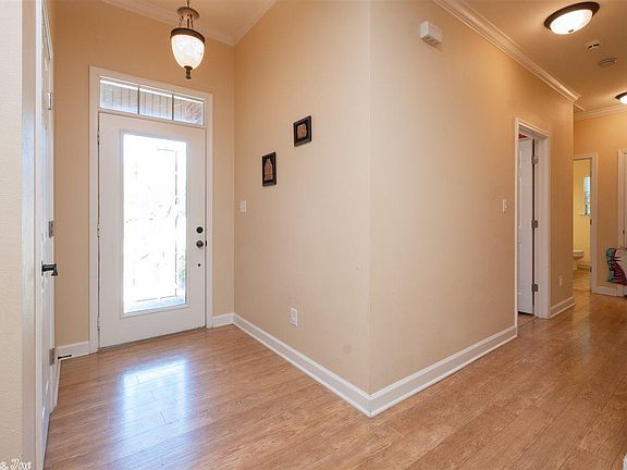 4th image of 1126 English Oak Dr