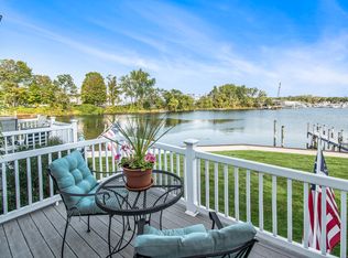 963 W Savidge St, Spring Lake, MI 49456