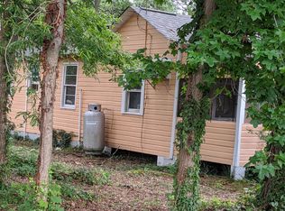 115 5th St, Colonial Beach, VA 22443