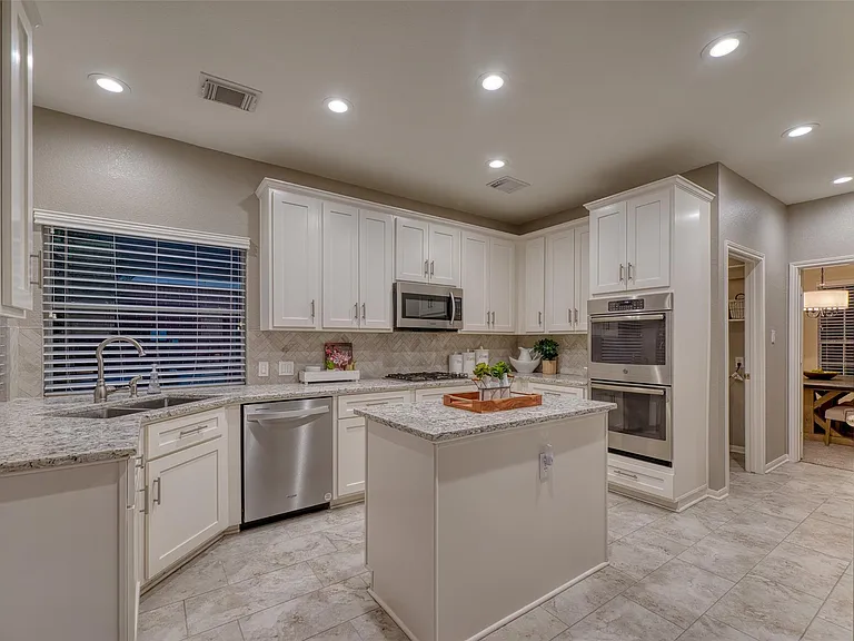 19226 Atherton Ln — Photo 11