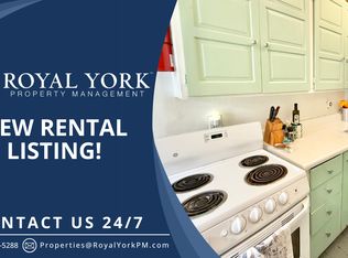 135 Avenue Rd #3, Toronto, ON M5R 2H7