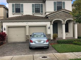803 NE 193rd Ter, Miami, FL 33179