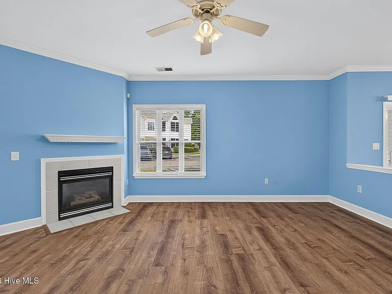 3901 Botsford Ct #101 — Photo 8