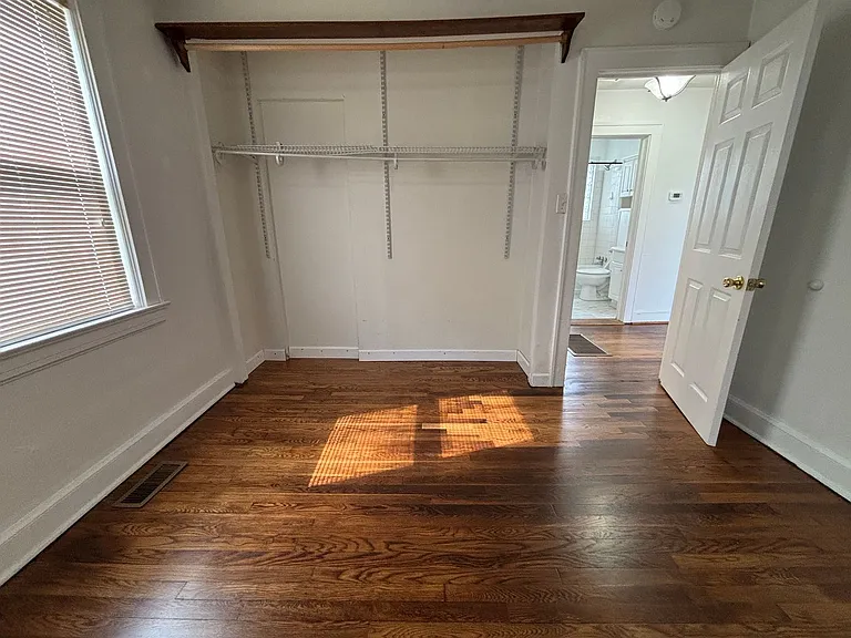 950 Morgan Ave SE — Photo 13