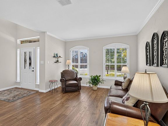 5th image of 3636 Bent Ridge Dr