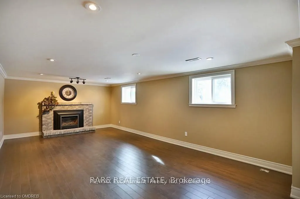 4 bed, $4,300 — Photo 1