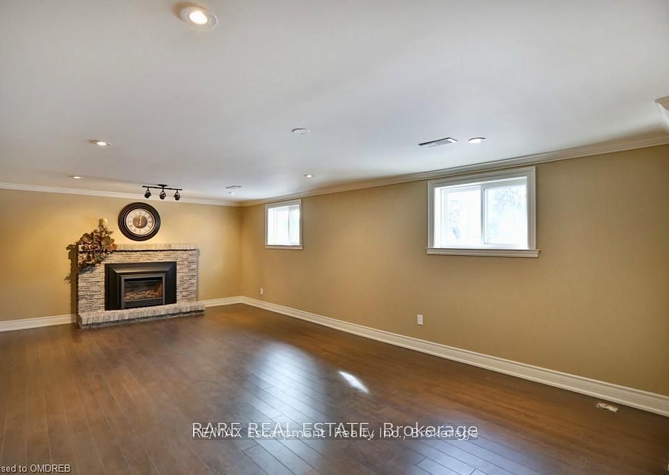 1st image of 973 Falcon Blvd N