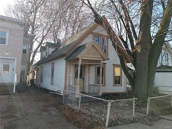 2nd image of 708 E Laurel St