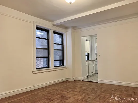 Rented by City Connections Realty | media 7