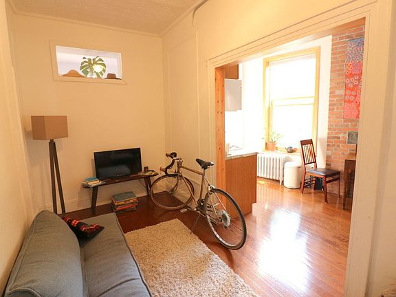 4th image of 756 Leonard St APT 3R
