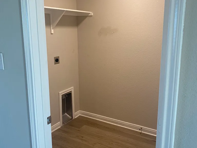 2060 Dade Loop — Photo 13