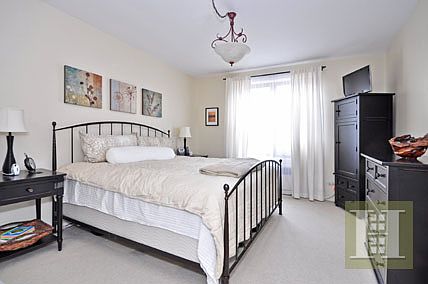 4th image of 611 W 239th St APT 4C