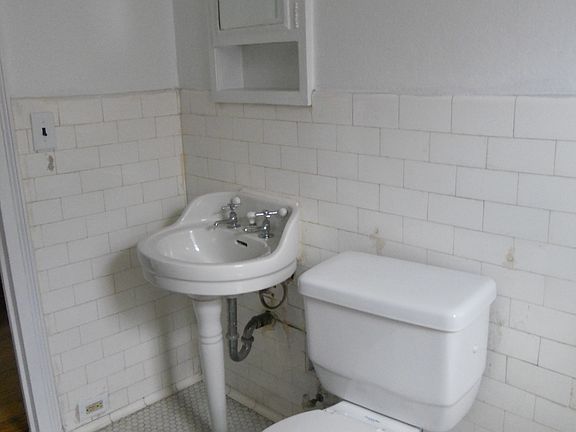 5th image of 209 Elmwood Ave APT 45