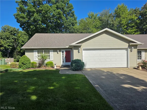 4025 Woodland Dr, Vermilion, OH 44089