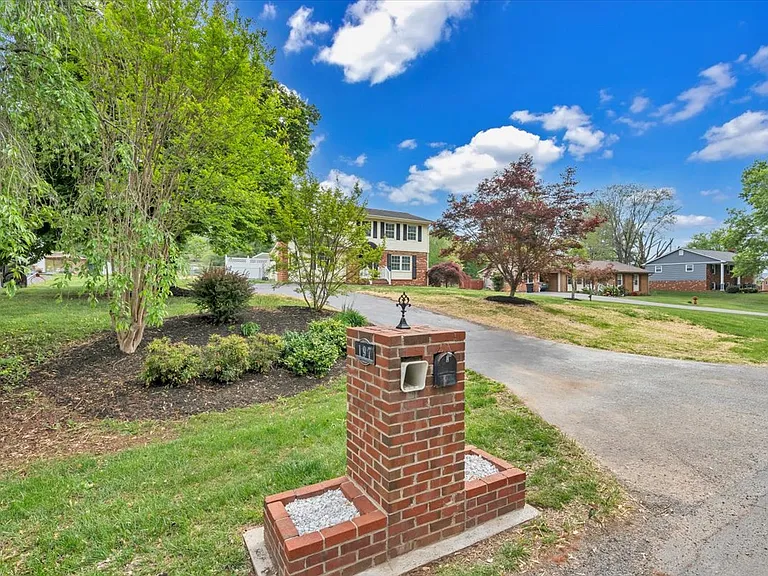 197 Apple Tree Rd — Photo 3