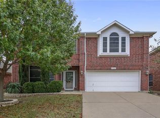 10825 Middleglen Rd, Haslet, TX 76052