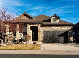 2083 Vineyard Dr, Windsor, CO 80550
