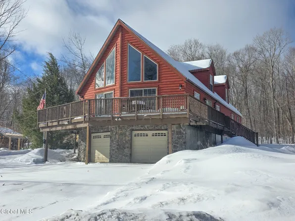 157 Maplewood Drive, Gloversville, NY 12078