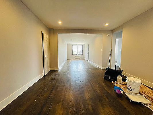 2nd image of 3900 Kings Hwy #30C