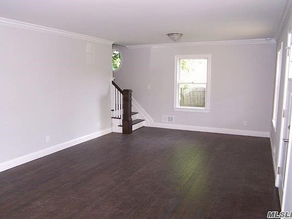 4th image of 39 Overton Ave