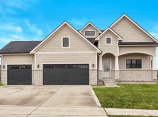 55 NW Alderleaf Dr, Waukee, IA 50263