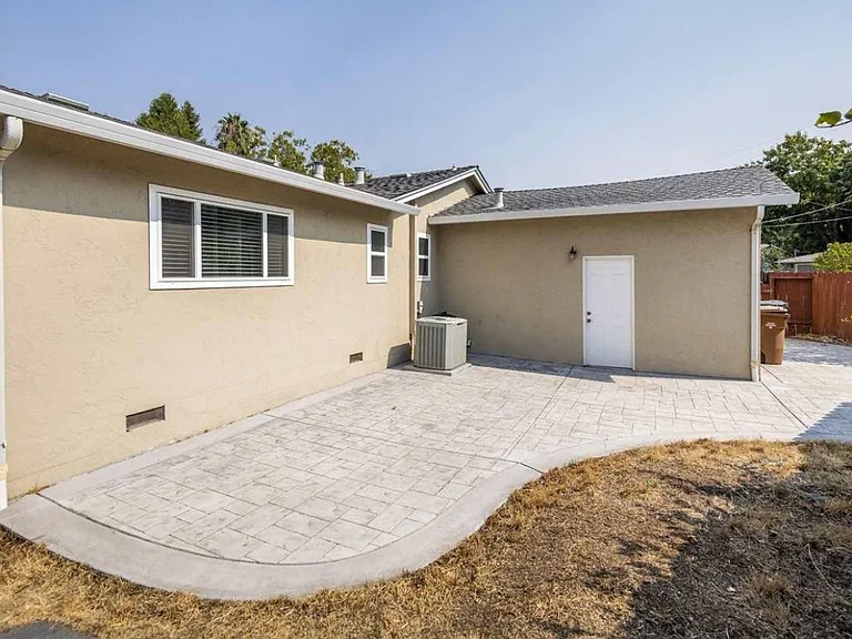 894 Santa Cruz Dr — Photo 13