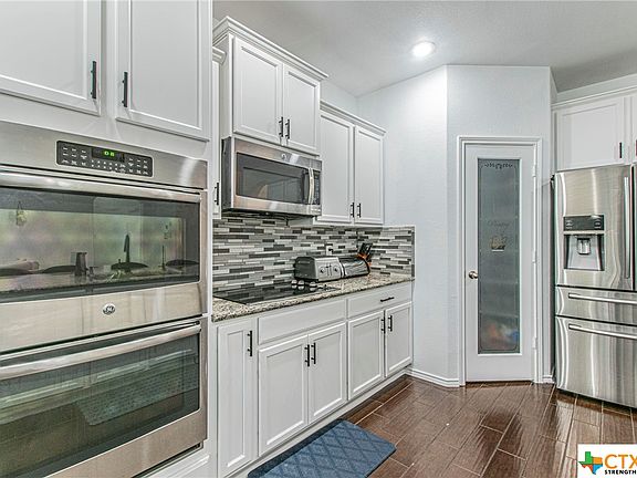 4th image of 3601 Lorne Dr