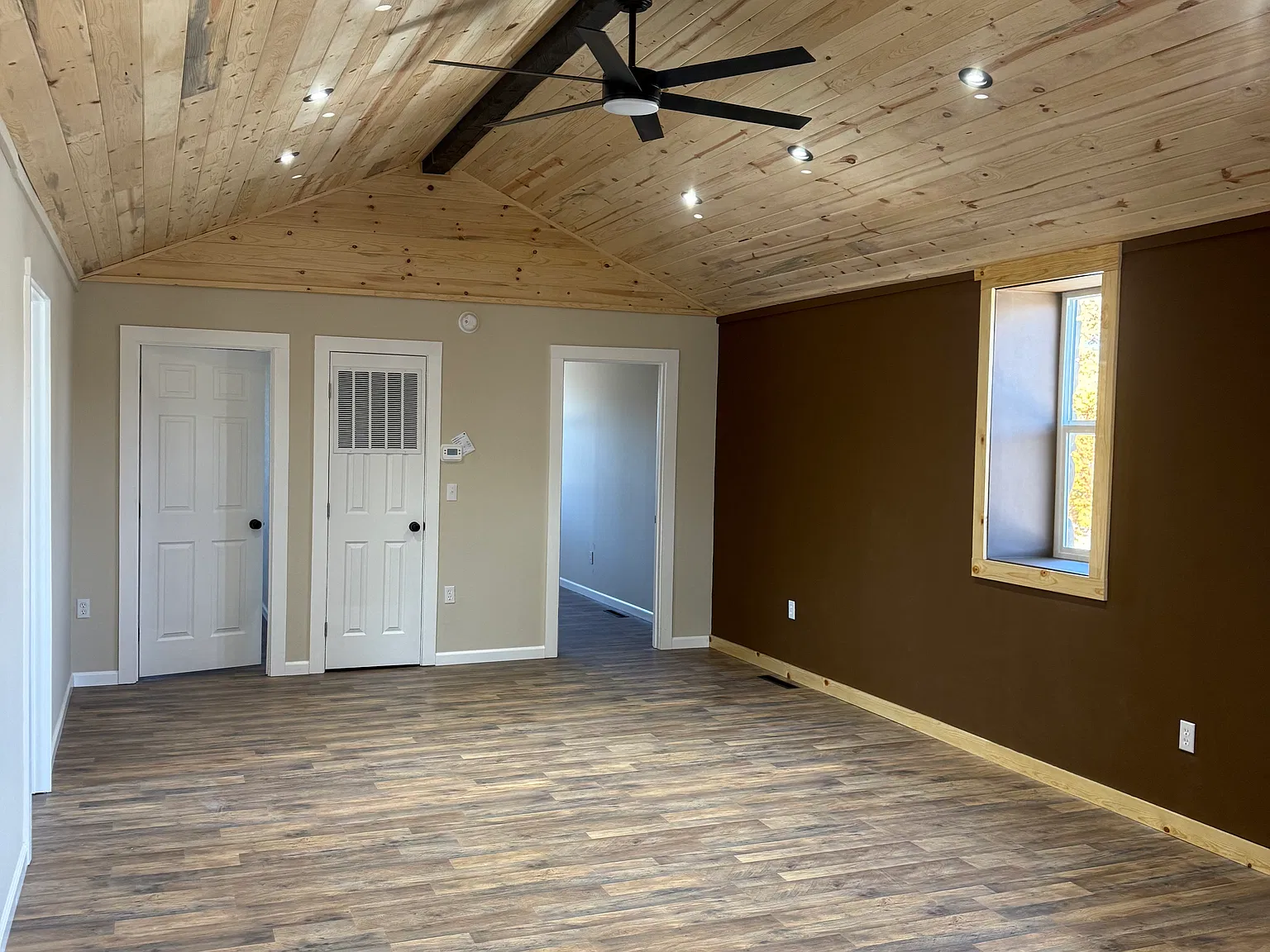216 Broadway Ave — Photo 4