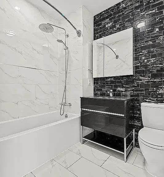 11-12 44th Dr #2A — Photo 7