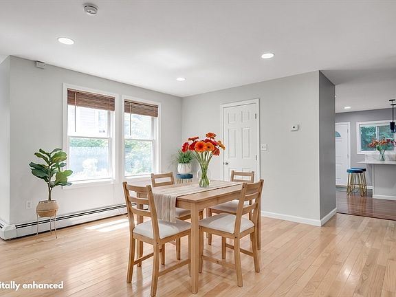 4th image of 39 Hawthorne St #39