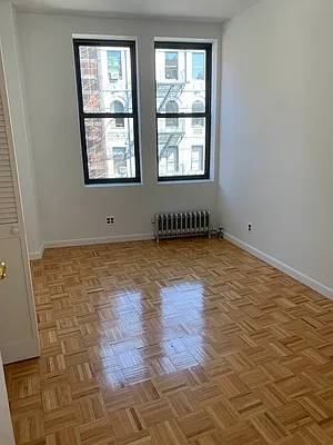 Rented by M.Grossman R.E. Management | media 15