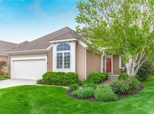 11801 S Carriage Rd, Olathe, KS 66062