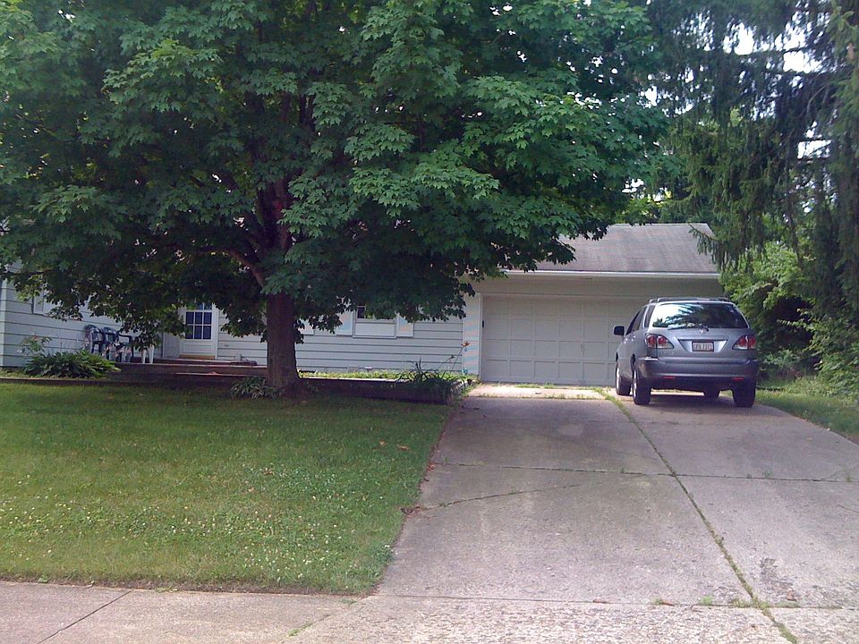 1st image of 423 Maxine Dr