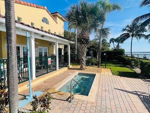 5th image of 1050 Lake Shore Dr #1-105-1