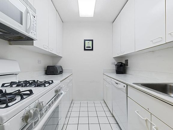 5th image of 330 E 38th St APT 34D