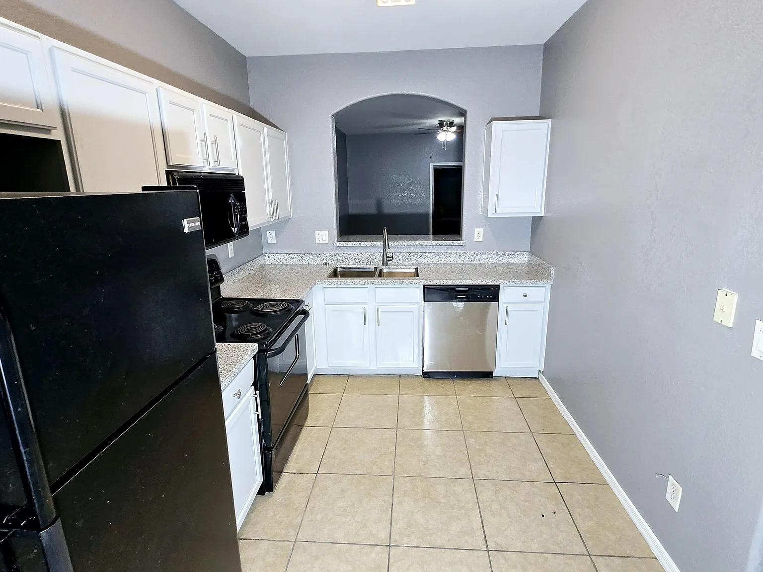 S 5th Dr, Phoenix — Photo 2