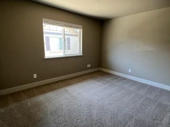 4th image of 379 Sacramento St
